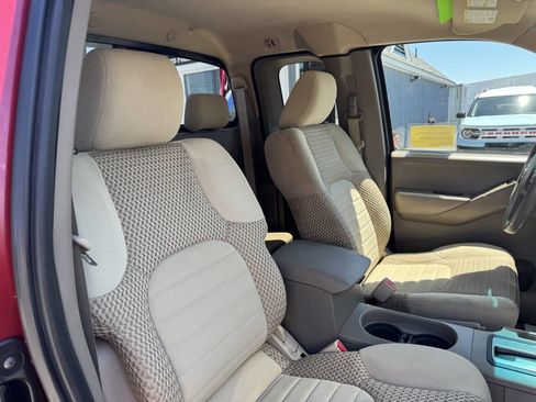 Used 2014 Nissan Frontier SV AWD/4WD image 28