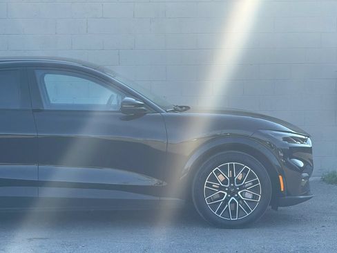 Used 2025 Ford Mustang Mach-E Premium AWD/4WD image 12