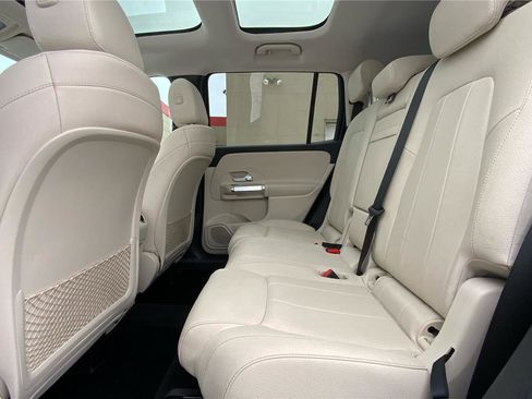 Used 2020 Mercedes-Benz GLB 250 4MATIC image 11