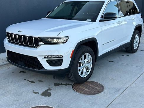 Used 2023 Jeep Grand Cherokee Limited w/ Trailer Tow Prep Group (B) image 3