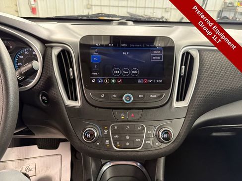 Used 2023 Chevrolet Malibu LT image 19