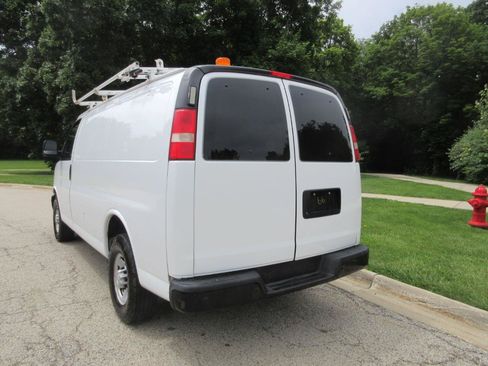 Used 2014 Chevrolet Express 2500 RWD image 30