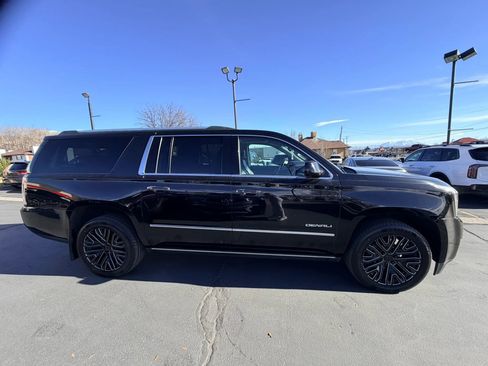 Used 2019 GMC Yukon XL Denali w/ Denali Ultimate Package AWD/4WD image 3