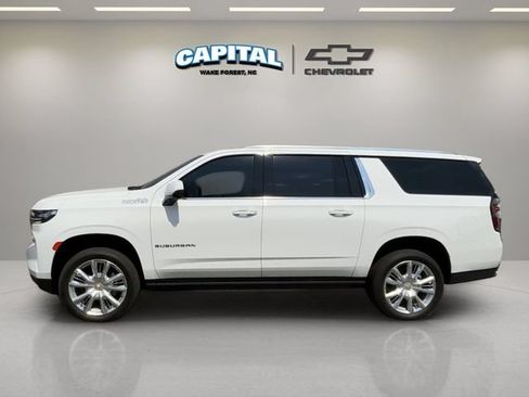 Used 2024 Chevrolet Suburban High Country AWD/4WD image 2