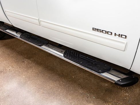 Used 2014 Chevrolet Silverado 2500 LTZ w/ LTZ Plus Package image 12