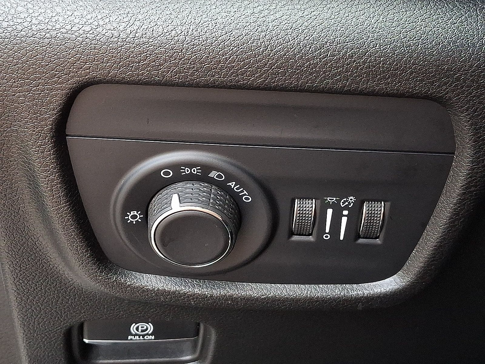 Used 2023 Jeep Grand Cherokee Altitude AWD/4WD image 28