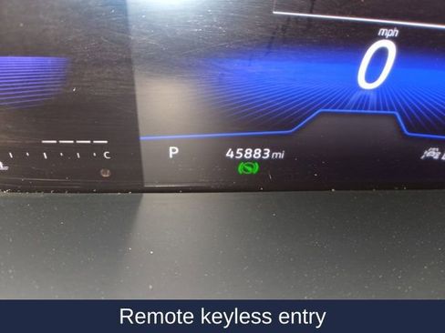 Used 2022 Volkswagen Taos SE w/ Panoramic Sunroof Package image 10