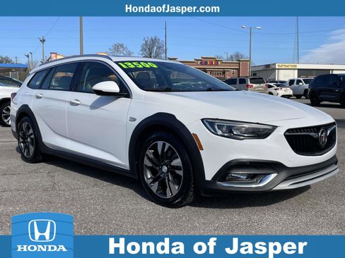 Used 2019 Buick Regal Essence w/ Driver Confidence Package I image 1