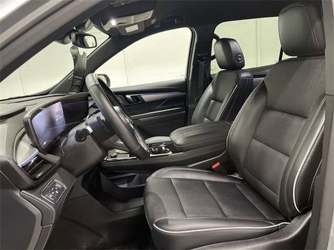 Certified 2025 Buick Enclave Preferred image 23