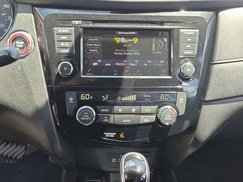 Used 2019 Nissan Rogue SV w/ Sun & Sound Touring Package AWD/4WD image 15