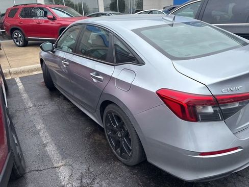 Used 2023 Honda Civic Sport image 5