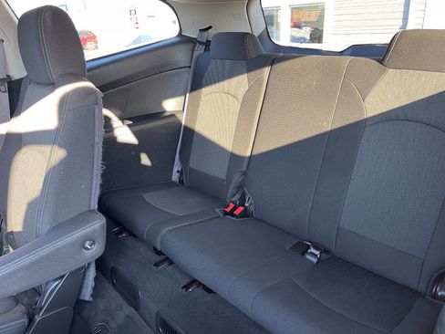 Used 2015 Chevrolet Traverse LT image 12