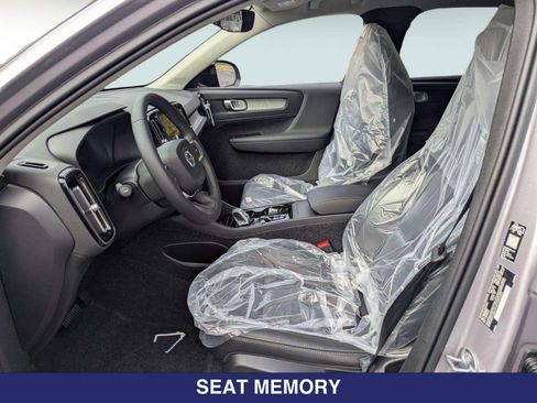 New 2026 Volvo XC40 B5 Plus w/ Protection Package Premier image 9