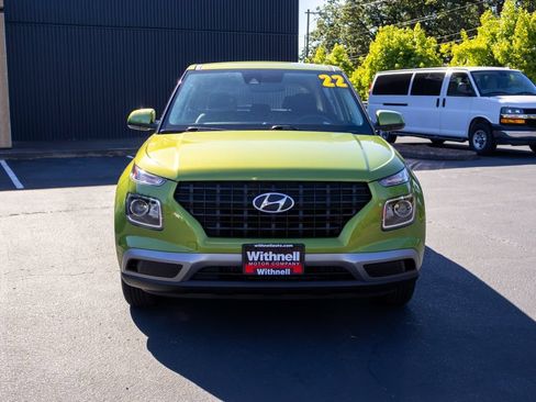 Certified 2022 Hyundai Venue SE w/ Cargo Package FWD image 4