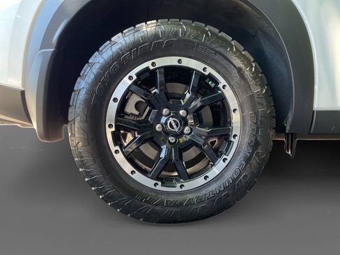 Used 2025 Nissan Pathfinder Rock Creek AWD/4WD image 10