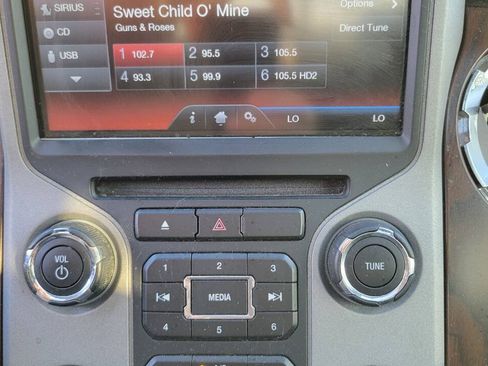 Used 2016 Ford F250 Lariat w/ Lariat Ultimate Package AWD/4WD image 26