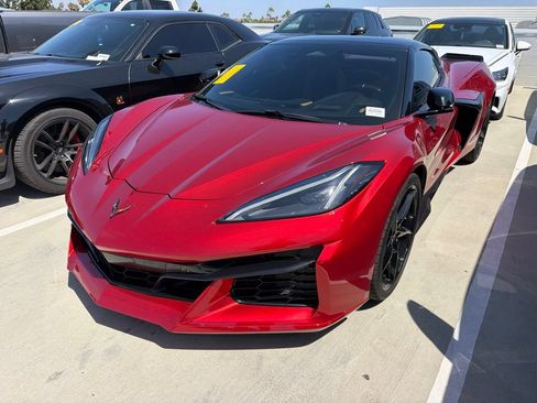 Used 2025 Chevrolet Corvette E-Ray w/ Stealth Interior Trim Package AWD/4WD image 2