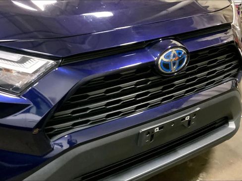 Used 2023 Toyota RAV4 XLE Premium image 30