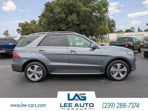Used 2019 Mercedes-Benz GLE 400 4MATIC w/ Premium 3 Package image 2