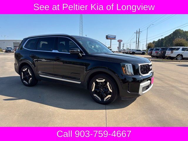 Used 2023 Kia Telluride EX w/ EX Captain's Chair Package FWD image 12