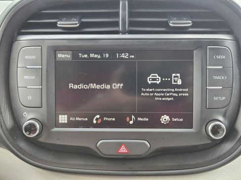 Certified 2025 Kia Soul S FWD image 8
