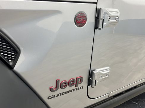 Used 2021 Jeep Gladiator Rubicon w/ Dual Top Group AWD/4WD image 42