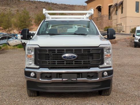 New 2026 Ford F250 XL w/ XL Chrome Package image 9