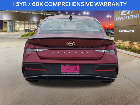 Used 2025 Hyundai Elantra Sport FWD image 8