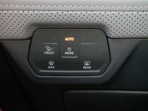 Used 2024 Volkswagen Atlas Peak Edition SEL image 27