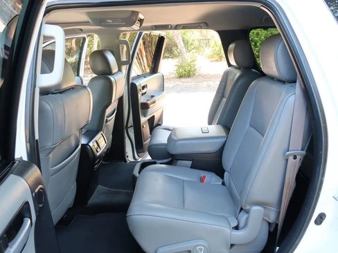 Used 2016 Toyota Sequoia Platinum RWD image 19