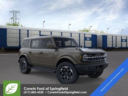 New 2026 Ford Bronco Outer Banks image 7
