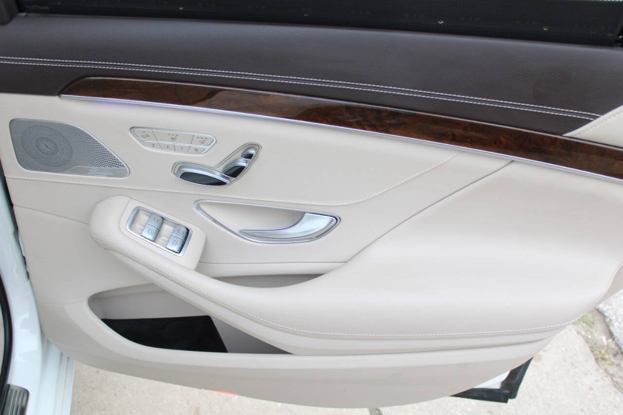 Used 2017 Mercedes-Benz S 550 4MATIC Sedan image 9