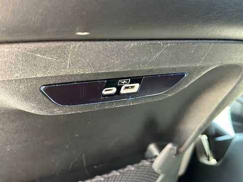 Used 2023 Chrysler Pacifica Touring-L FWD image 53