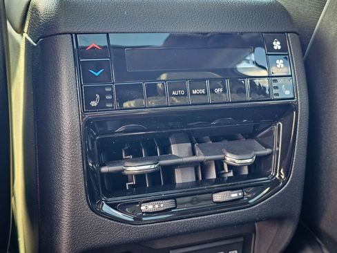 New 2026 Jeep Grand Cherokee L Limited w/ Limited Altitude Package AWD/4WD image 35