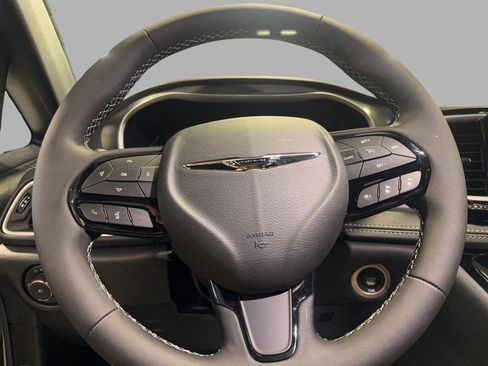 New 2026 Chrysler Pacifica Select w/ S Appearance Package AWD/4WD image 19