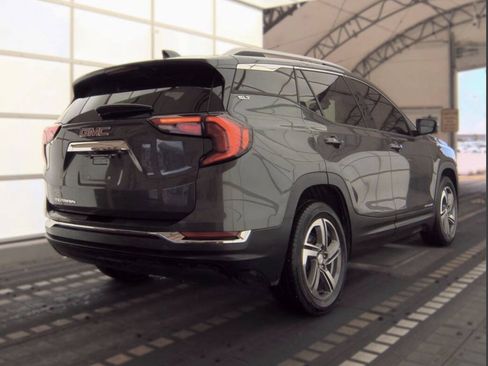 Used 2019 GMC Terrain SLT FWD image 2