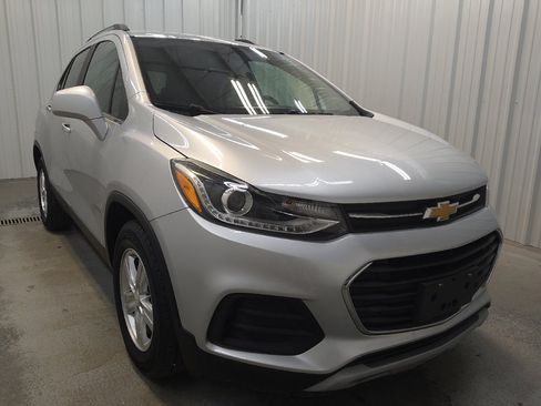 Used 2018 Chevrolet Trax LT w/ LT Convenience Package FWD image 13