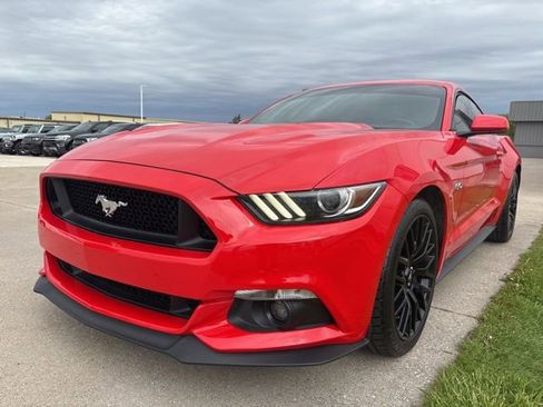 Used 2017 Ford Mustang GT w/ GT Performance Package RWD image 7