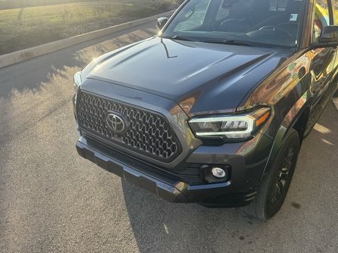 Used 2021 Toyota Tacoma Limited image 5
