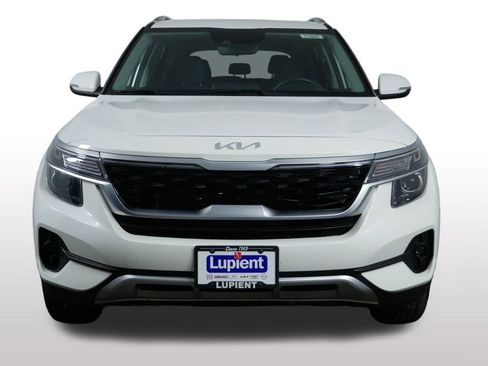 Certified 2023 Kia Seltos S image 3