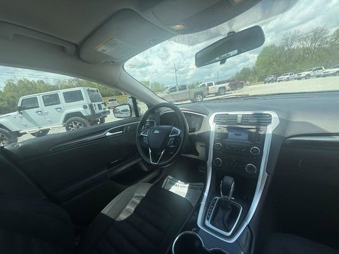 Used 2015 Ford Fusion SE w/ Equipment Group 201A image 7