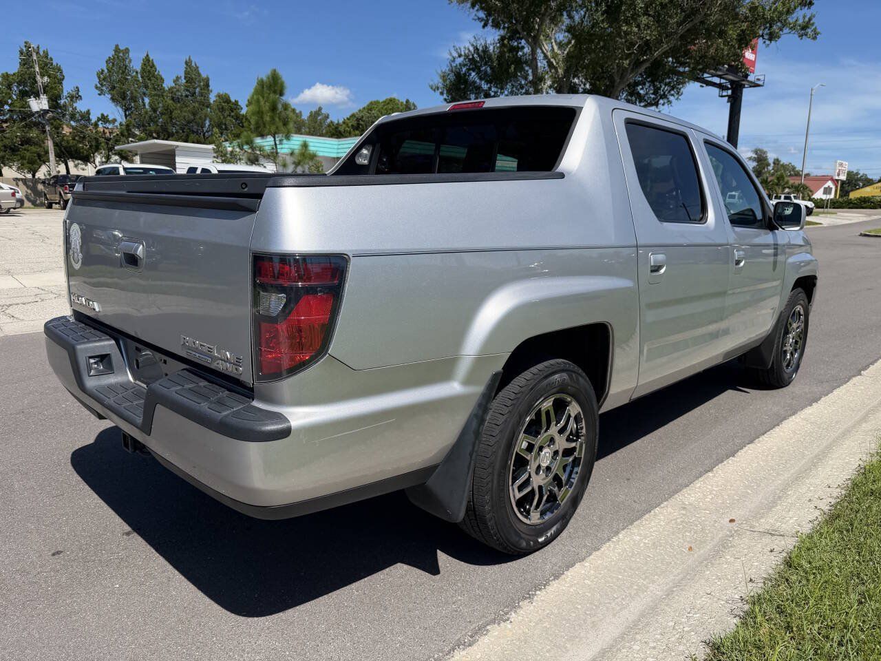 Used 2014 Honda Ridgeline SE image 6