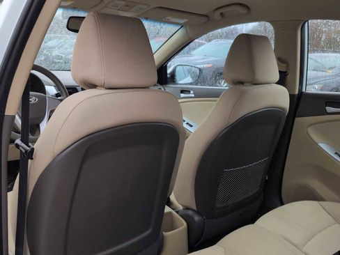 Used 2013 Hyundai Accent GLS image 18