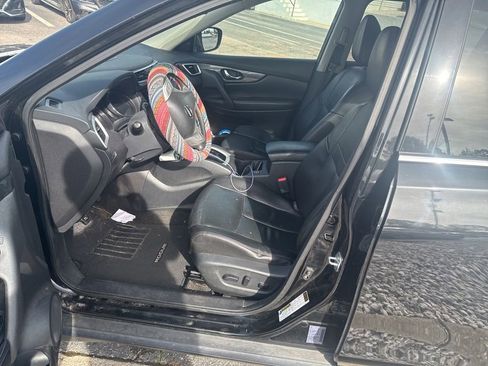 Used 2016 Nissan Rogue SL w/ SL Premium Package FWD image 5