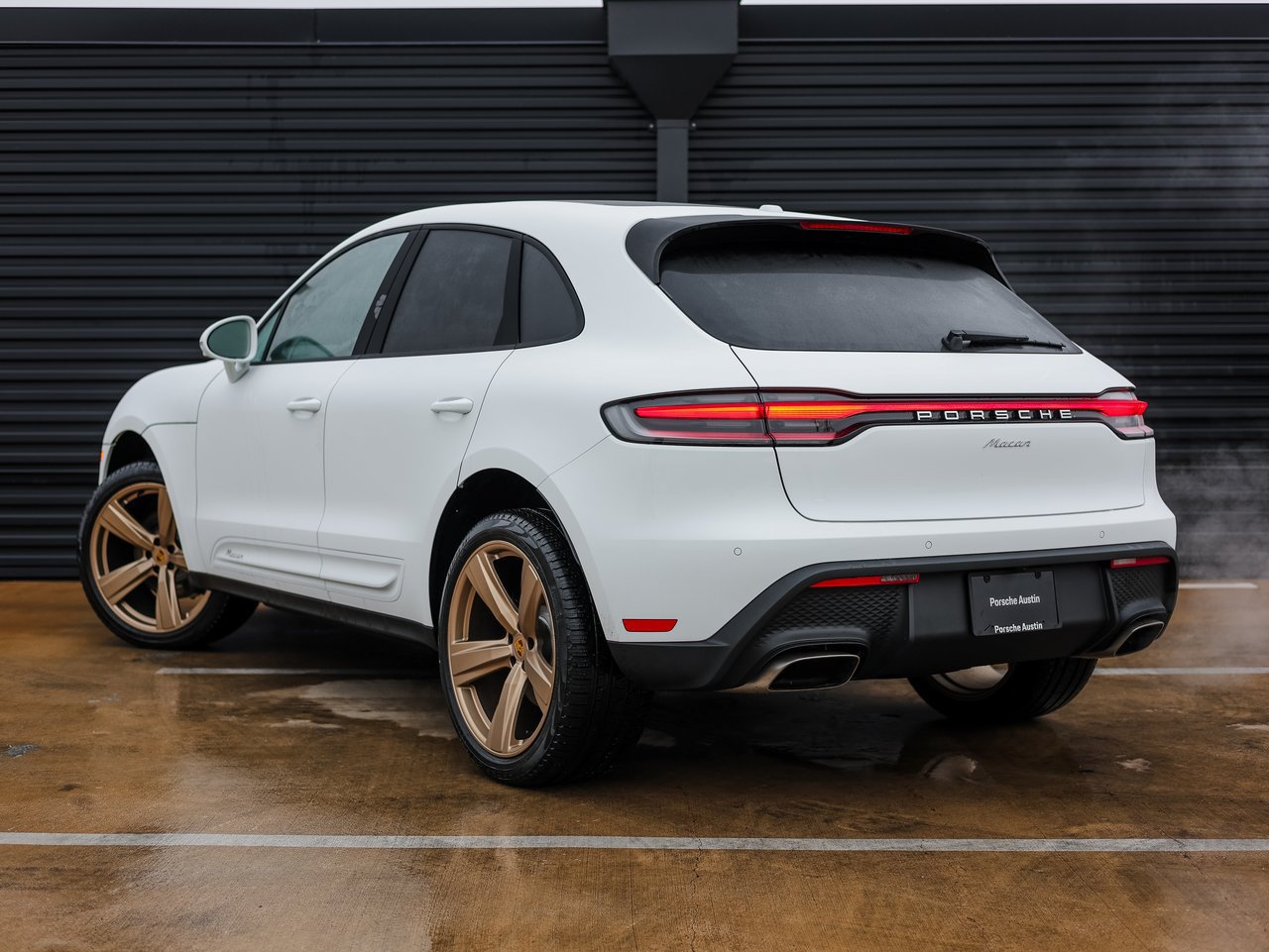Certified 2026 Porsche Macan AWD/4WD image 3