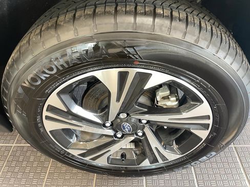 Used 2024 Subaru Crosstrek 2.0i Premium image 5