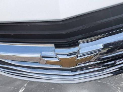Used 2023 Chevrolet Malibu LT w/ Driver Confidence Package FWD image 9