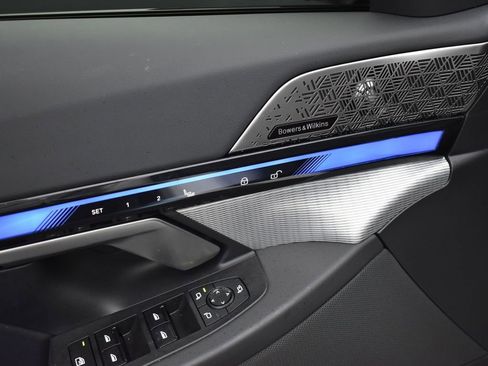 Used 2024 BMW i5 M60 image 10