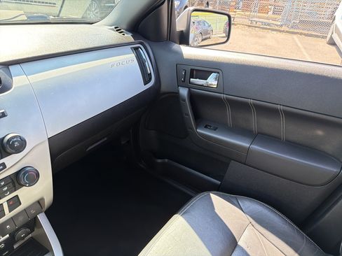 Used 2010 Ford Focus SES FWD image 22