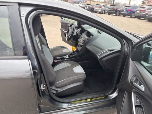 Used 2018 Ford Focus ST image 12